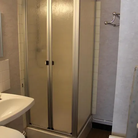 Daire Lumineux Au Centre-ville Avec Balcon - Fr-1-541-133